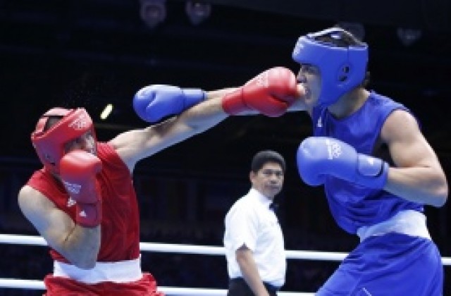 Страхотен Тервел на полуфинал, донесе първи медал за България!