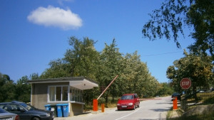 Нова организация за достъп на автомобили до областната болница