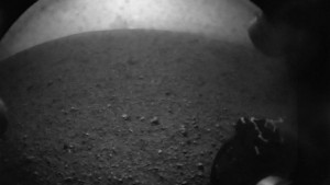 Марсоходът Curiosity кацна на Червената планета