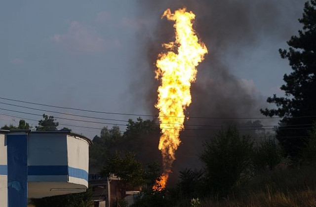 Изгасен е пожарът в газстанцията в Разград