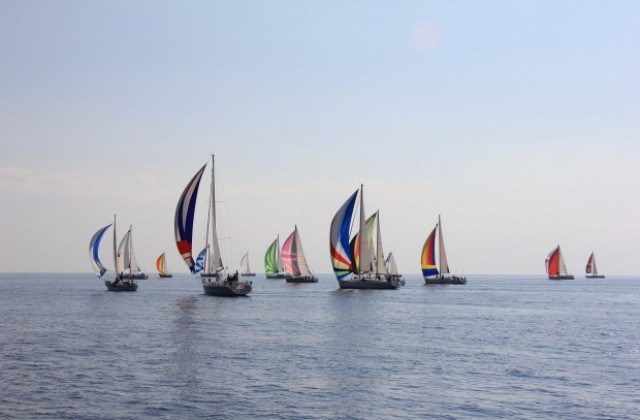 Гонки между аматьори и професионалисти  ще видим на регатата “Кор Кароли”