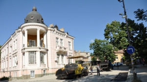 Асфалтирането на бул Хаджи Димтър приключва до седмица две