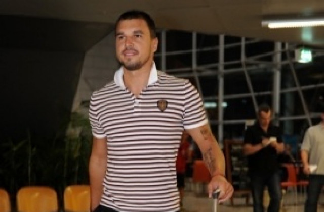 Валери Божинов поддържа форма с Локо София