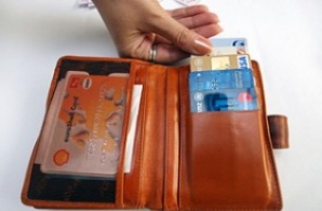 С около 30% са се увеличили картовите разплащания през лятото