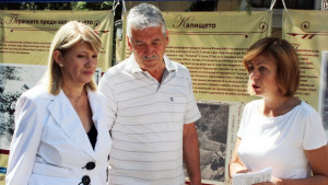 Фандъкова Паметникът пред НДК продължава да е опасен