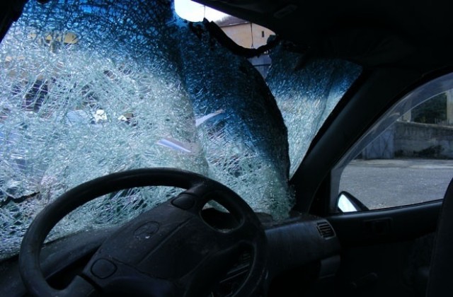 Четирима ранени - единият с опасност за живота, след тежка катастрофа в Силистренско