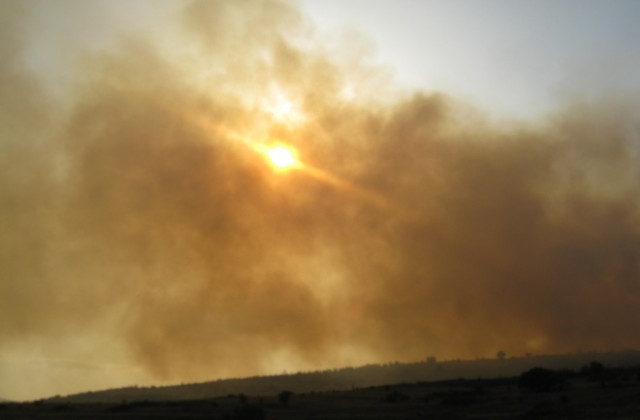 Голям пожар в землището на Баланово