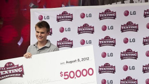 17годишен за втори път стана шампион по бързо писане на