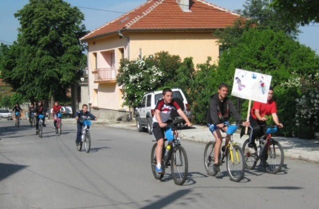 Велошествие и водна битка в Деня на младежта