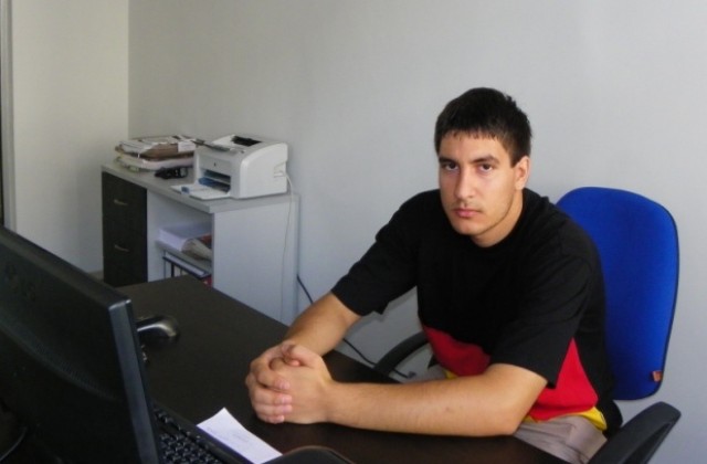 Кавалер в дамския екип на ОИЦ – Габрово