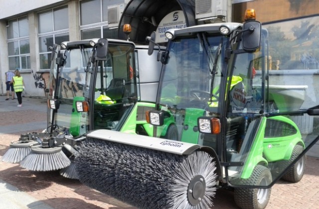 Датчани обучават служители на „Чистота” за работа с новите машини