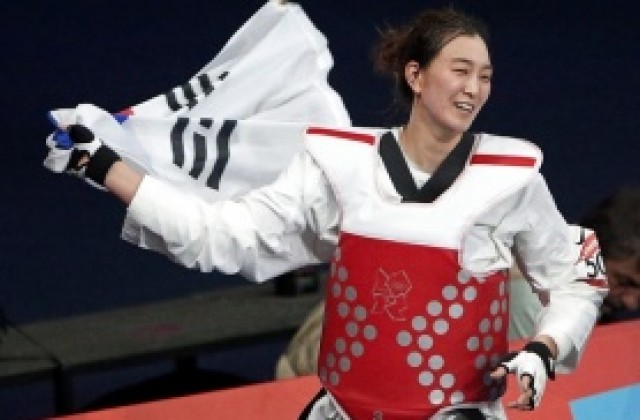 Хван Гюнсон стана шампионка по таекуондо в категория до 67 килограма