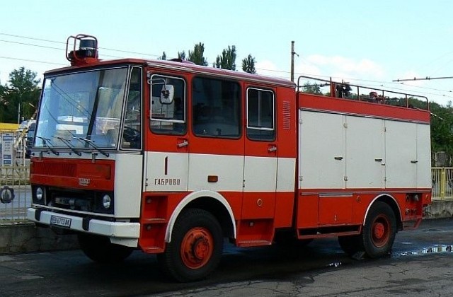 Автобус се запали между селата Сопот и Микре