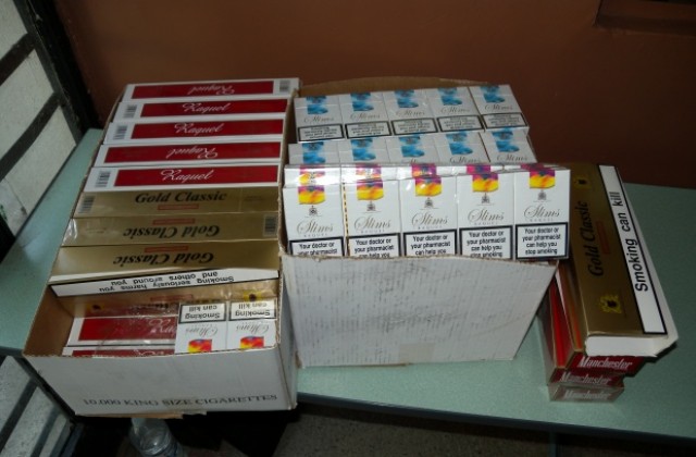 Полицията пресече търговия с алкохол и цигари без бандерол