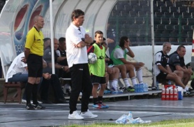 Тони Велков: Все още страдаме, че не играем на нашия стадион