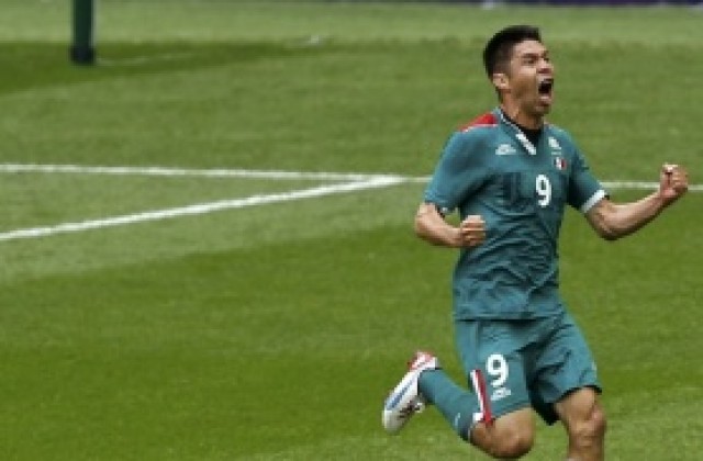 Олимпийският герой на Мексико готов да последва Чичарито в Юнайтед