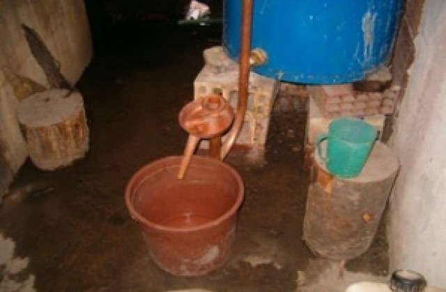 5 ракиджийници в нарушение изловиха митничарите