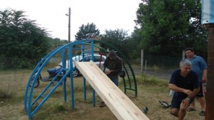 ГЕРБОпака дари пързалка на малчуганите
