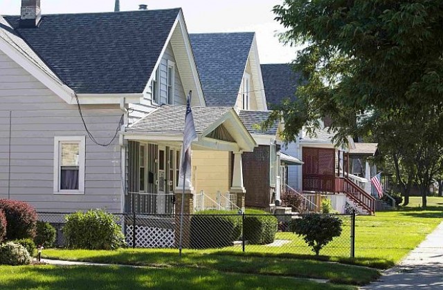 3 души загинаха при стрелба край един от най-големите американски университети