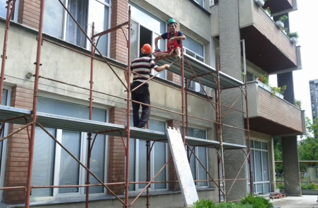 Ремонтират детската градина на кмета