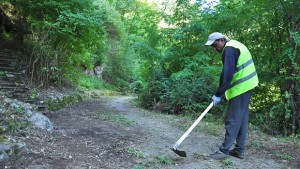 Почистват района на р Лева