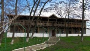 Село Добрич празнува край манастира с Нелина Конушенската група и