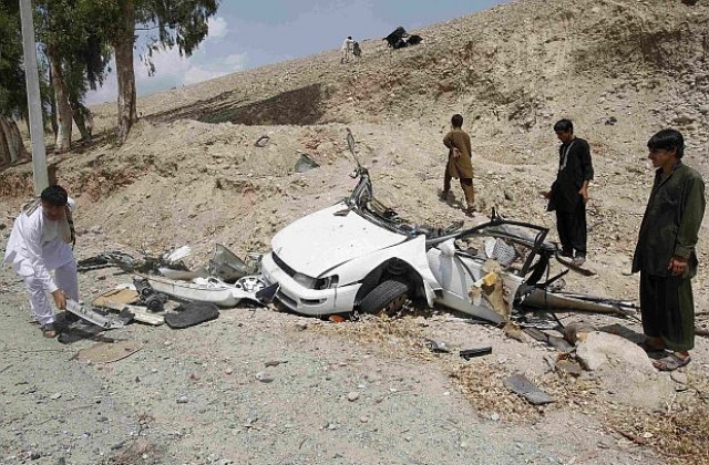 Най-малко 36 жертви при три самоубийствени атентата в Афганистан