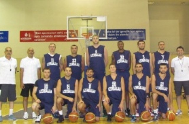 България хвърли в размисъл треньора на азерите, не знае кого да пусне в събота