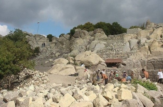 Гробове на християнски монаси от 14 век разкриха на Перперикон