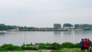 Край Тутракан и Попина корабите преминават близо до румънския бряг