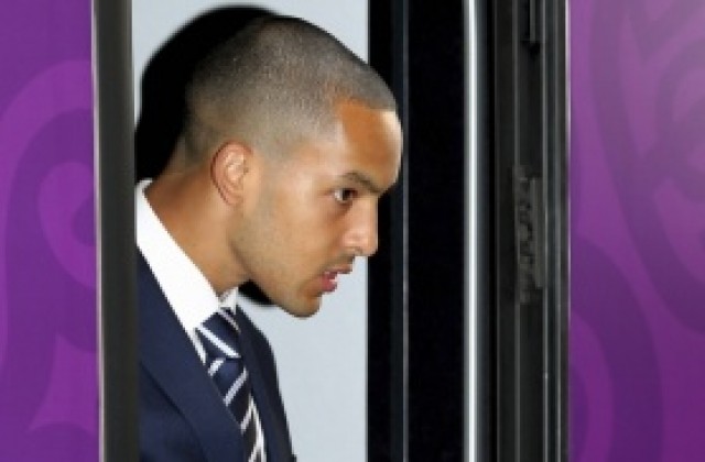 Венгер: Все още преговаряме с Уолкът