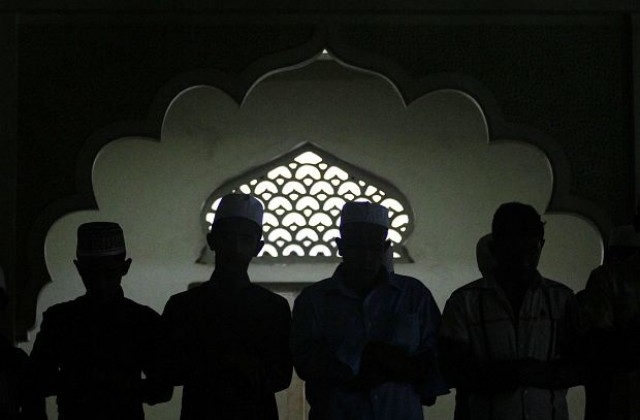 Мюсюлманите в цял свят посрещат Рамазан байрам