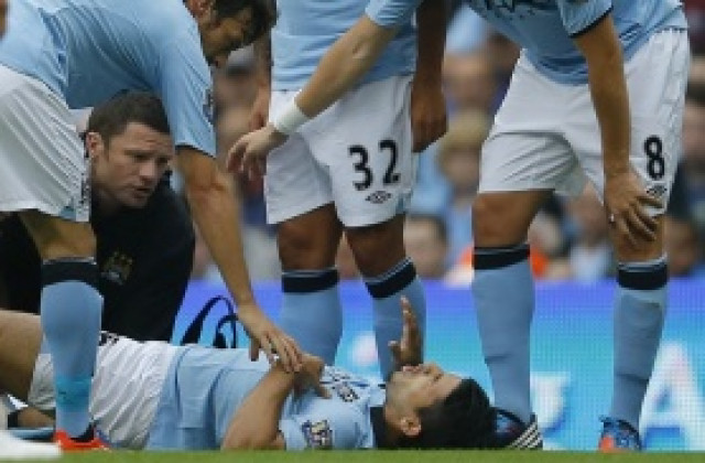 Контузията на Агуеро разтревожи Сити, Манчини посяга към портфейла