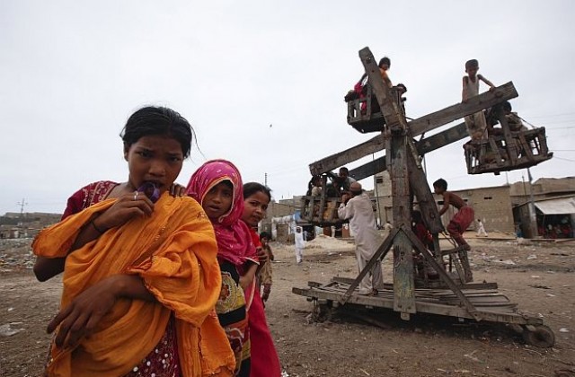 Болно пакистанско момиче може да бъде осъдено на смърт по обвинения в богохулство