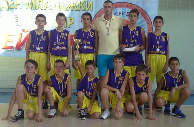 Дванайсетгодишните баскетболисти със сребро от международен турнир в Приморско