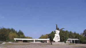 Огнеборци търсят змия на Кенана