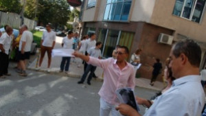 Протестираха за отпушването на улица Даме Груев