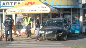 Бягство от полицията завърши с катастрофа