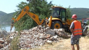 Сринаха още незаконни постройки в Ставри Димитрово