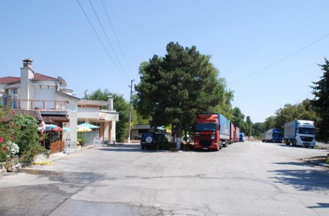 Жегата пак спира тирове и камиони по Е-80 в Хасковско