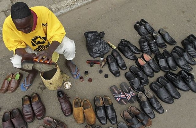 Малък самолет с 14 души на борда се разби в кенийски природен парк