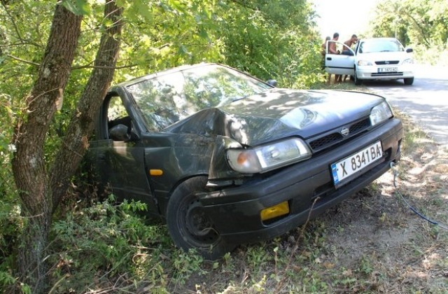 Младежи катастрофираха по пътя за язовир Сивата вода