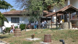 Събор в Садина с концерт и автокрос за бъгита