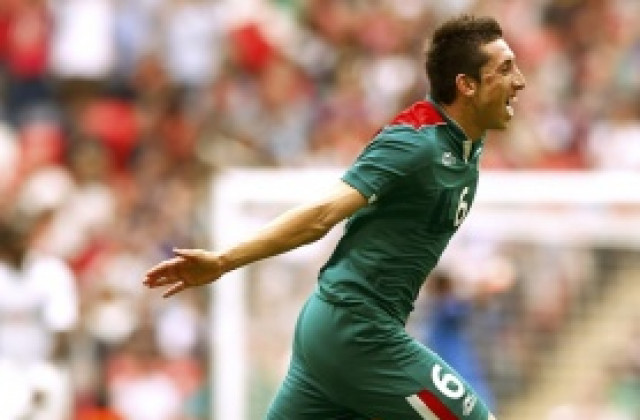 Юнайтед и Ливърпул се захапаха за мексикански национал