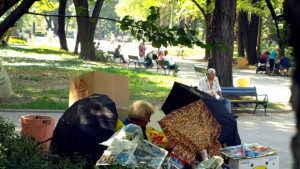 Жена с два апартамента живее на пейка в ЦарСимеоновата градина