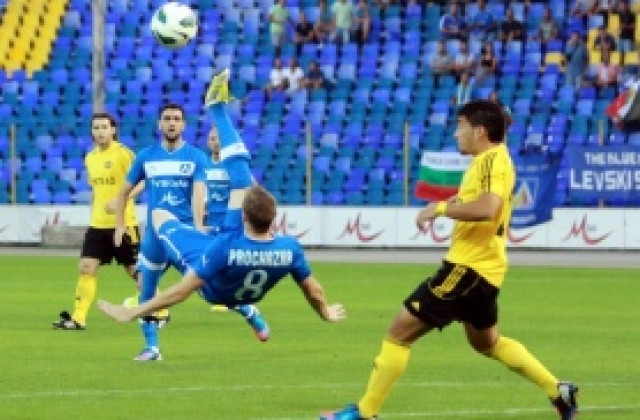 Левски набляга на статичните положения преди мача с Монтана