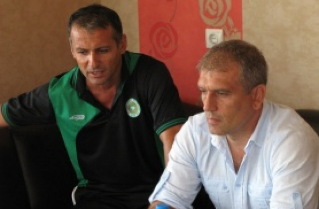 Шеф в Нефтохимик: Няма да търпя футболисти, които играят без сърце