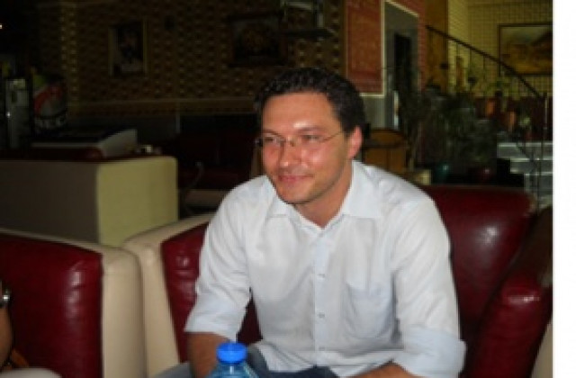 Партията на Меглена Кунева създава структури в региона