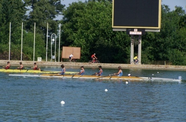 Спасиха от удавяне в Гребната баба и внуче