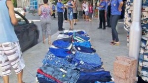 Полиция НАП и КООРС дружно се борят с търговците пред